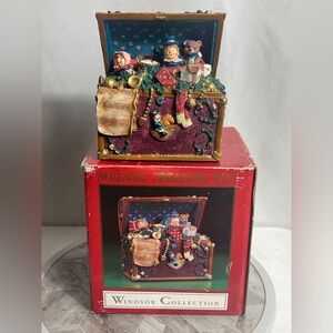 Windsor Collection Musical Treasure Box Christmas Figurine 6”